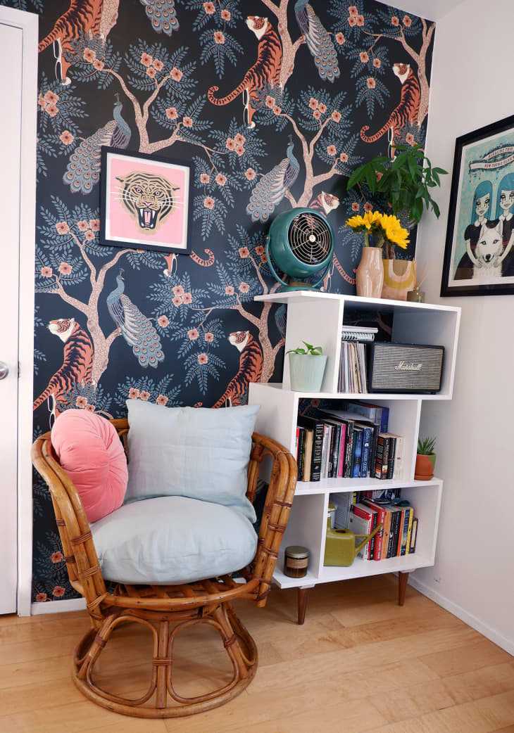 A 560-Square-Foot Rental Apartment Has an Effortlessly Cool Vintage Art and Decor Collection