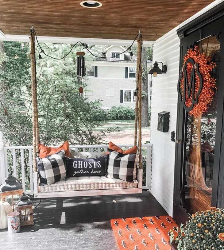 Fresh Fall Porch Ideas to Welcome in Autumn